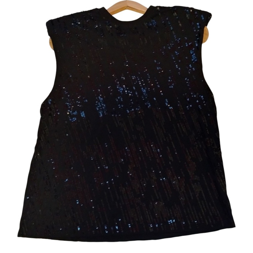 RETROFÊTE Nila Night Out Top Padded Shoulder All over Sequins Tee Women's S